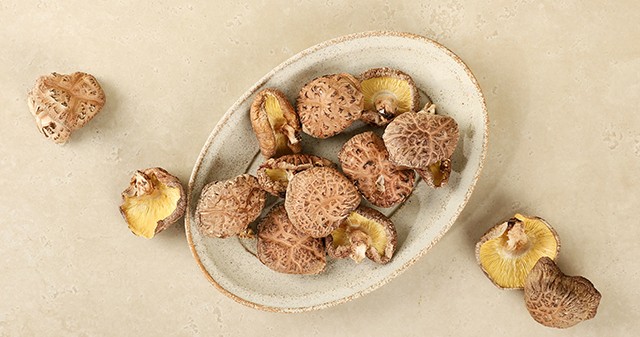 김진석 농부 말린 통 표고버섯 200g